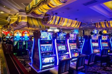 bursa77 Dragon Hatch slot game interface with cascading reels and payout display